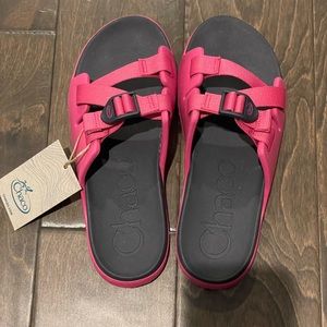 Girls Chaco sides size 6